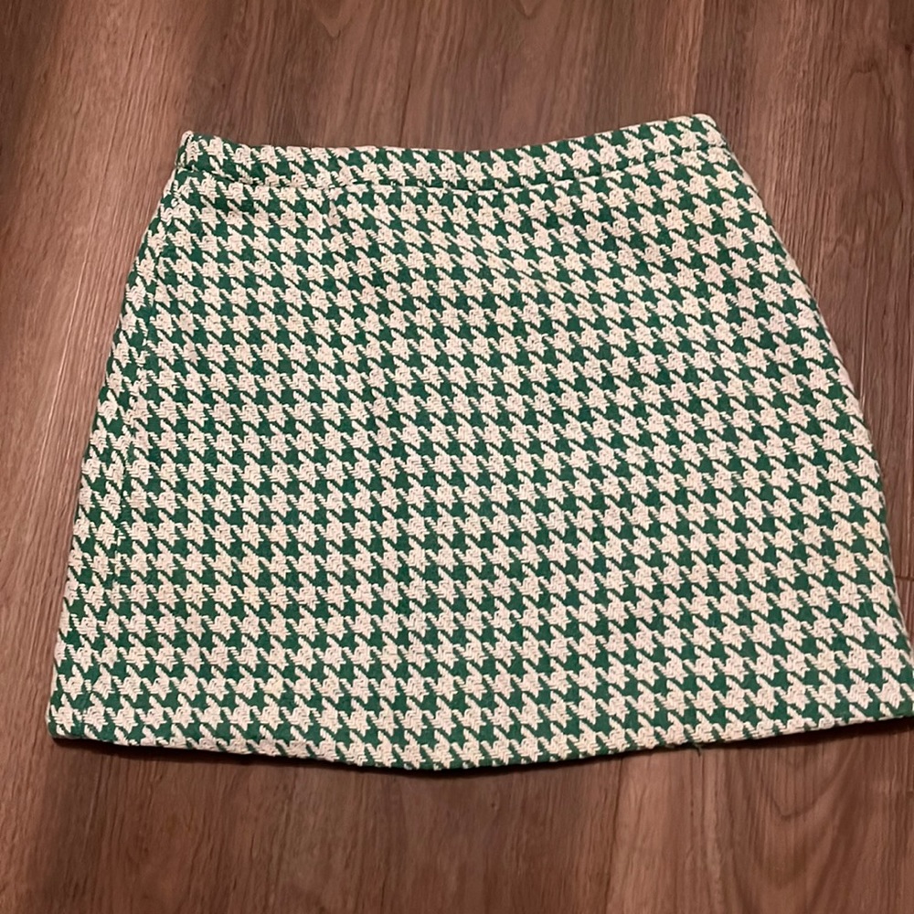 Green houndstooth mini skirt